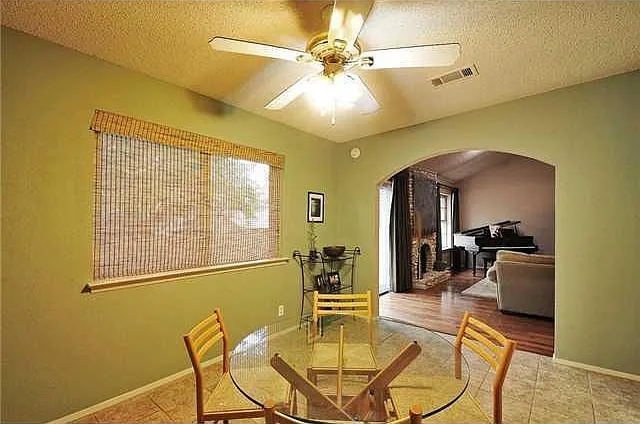 11421 Pyreneese Dr — Photo 16