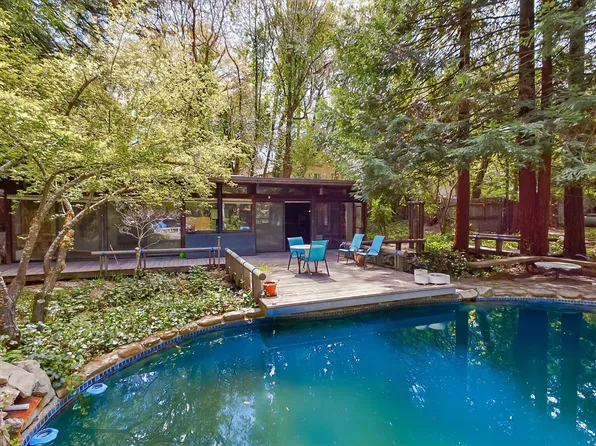 31 Cedar Ln, Redway, CA 95560