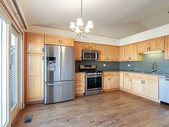 4th image of 1280 Huntington Dr