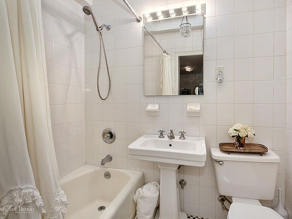 5th image of 215 E 80th St APT 3F