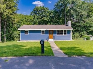 11 Mountain View Ter, Huntington, MA 01050