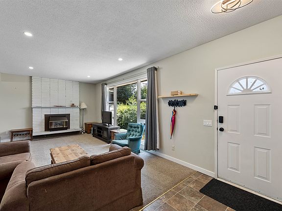 4th image of 1160 Kemano St