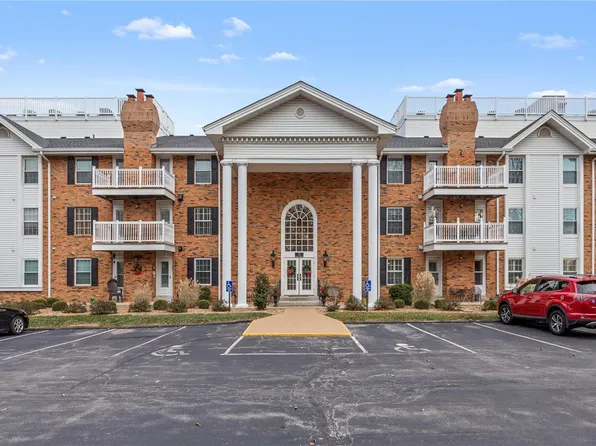 312 Clayton Crossing Dr APT 306, Ballwin, MO 63011