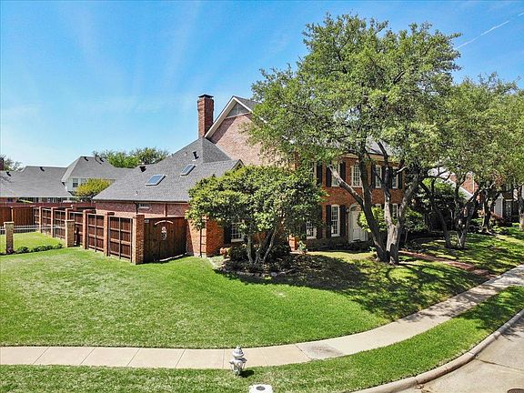 Cul-de-sac lot, mature trees, 8_ privacy fence