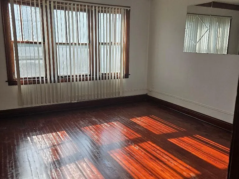 8452 S Burnham Ave #2 — Photo 2