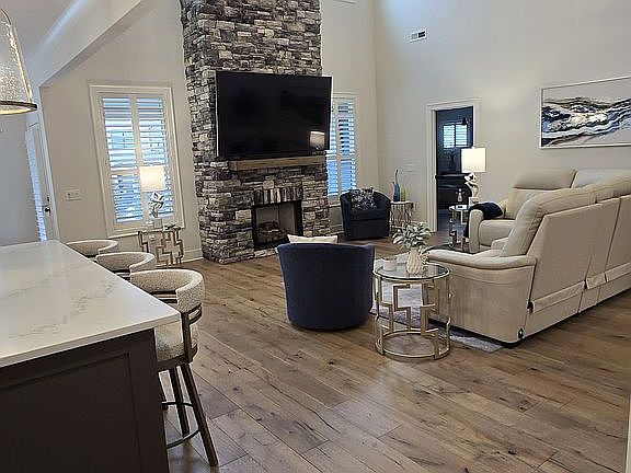 4th image of 7944 Vervena Dr