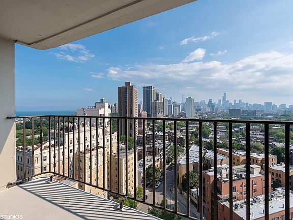 4th image of 1960 N Lincoln Park W APT 1810