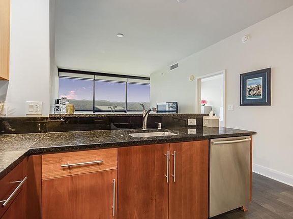 4th image of 88 E San Fernando St Unit 1307
