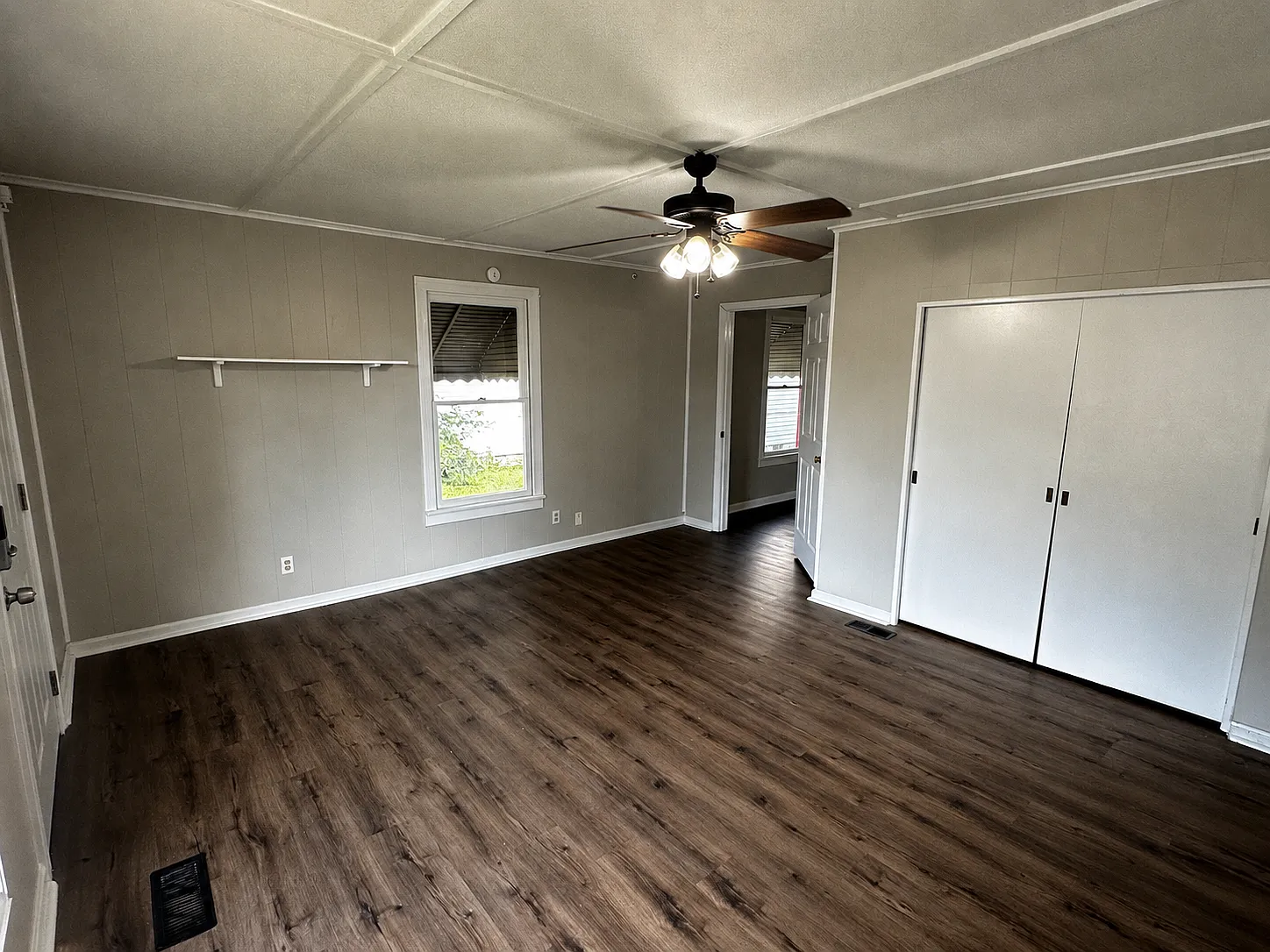 3 bed, 1304 sqft, $1,649 — Photo 3