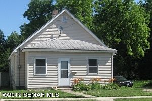 1st image of 928 Fountain St