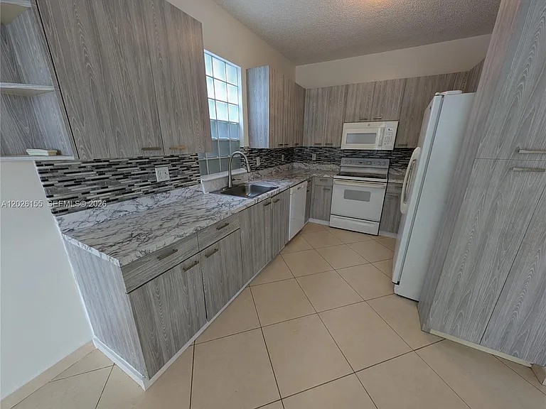 15320 NW 6th Ct — Photo 9
