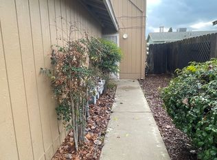 402 S 2nd Ave APT D, Oakdale, CA 95361