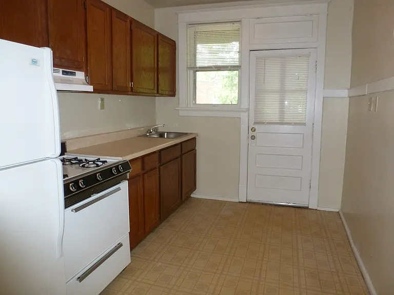 6648 Washington Ave — Photo 7