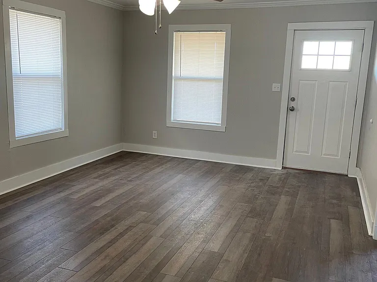524 12th Ave — Photo 22