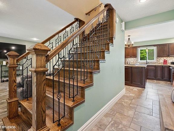 3rd image of 4423 Terra Ln
