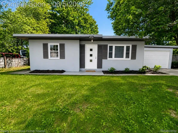 2914 Sturges St, Port Huron, MI 48060