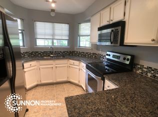 9107 Parkhurst Ln, Charlotte, NC 28227