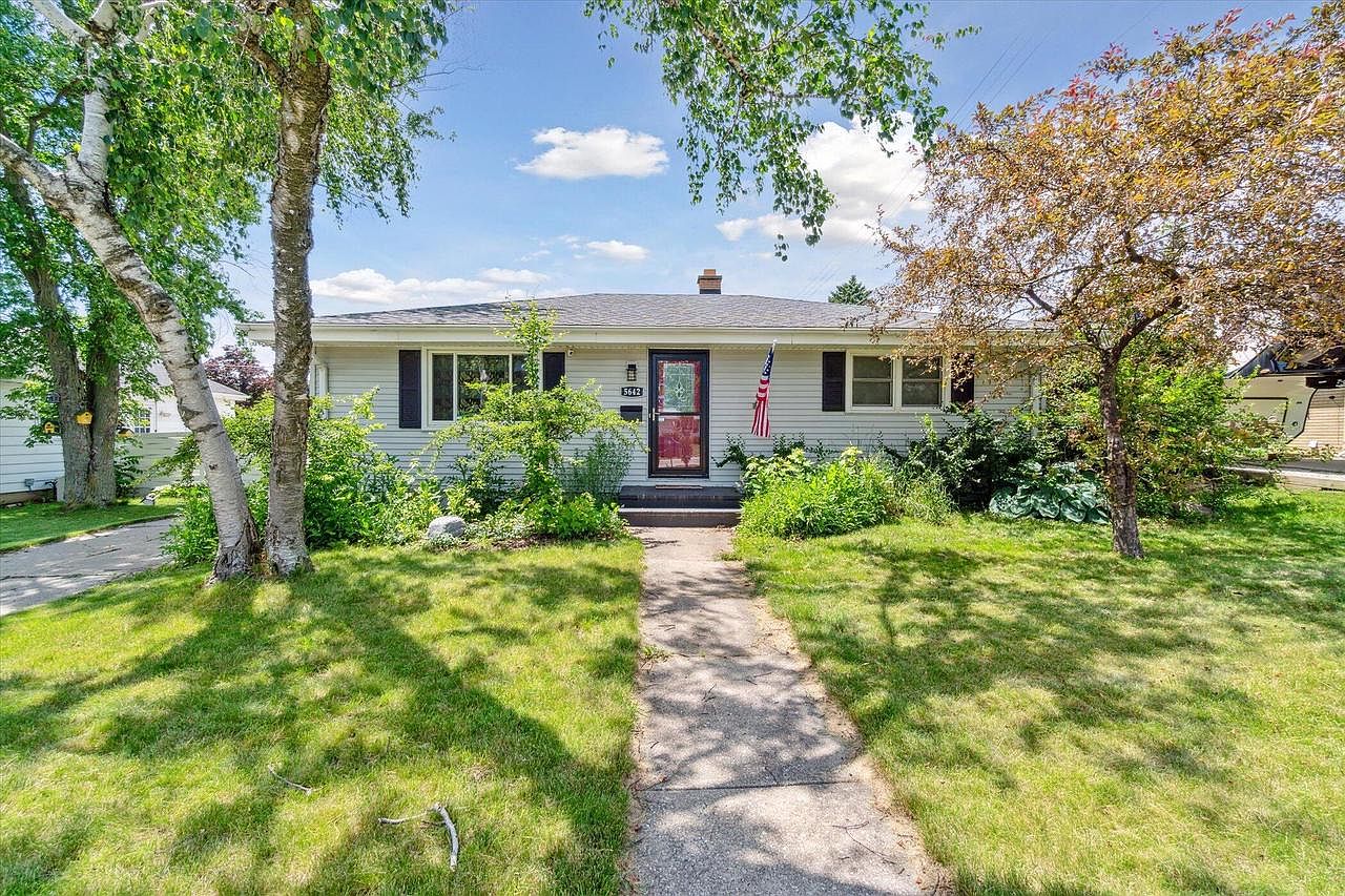 5642 Pershing BOULEVARD, Kenosha, WI 53144 | Zillow