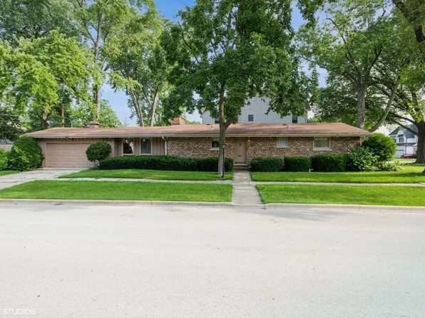 461 W Grantley Ave, Elmhurst, IL 60126