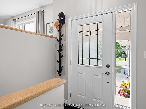 3rd image of 184 Macdougall Dr N