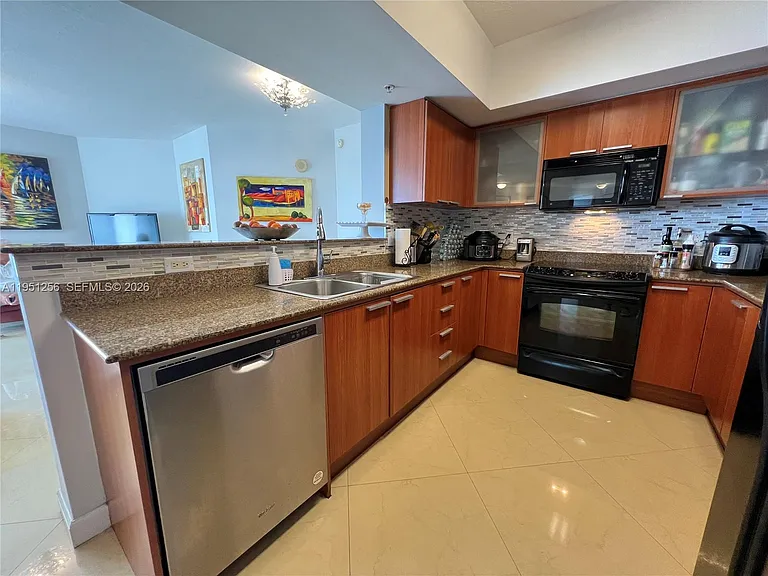 16699 Collins Ave #2109 — Photo 8