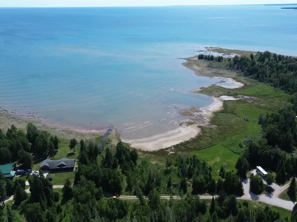 Barque Point Trl, Manistique, MI 49854