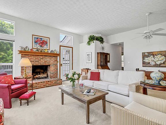 5th image of 4526 Huckleberry Ct