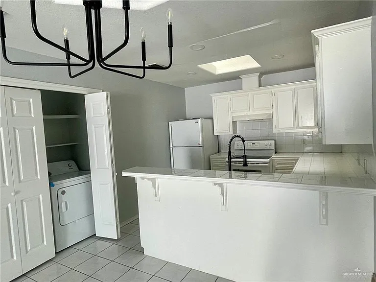 2302 Kimberly Ln — Photo 12