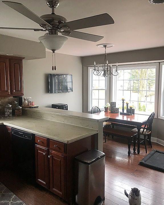 Eat in kitchen