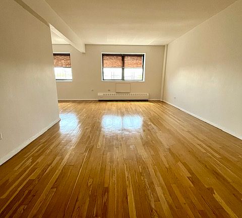 2nd image of 14945 Northern Blvd APT 4W