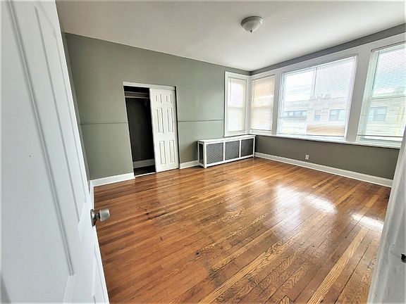 4th image of 206-207 S Harrison St #2