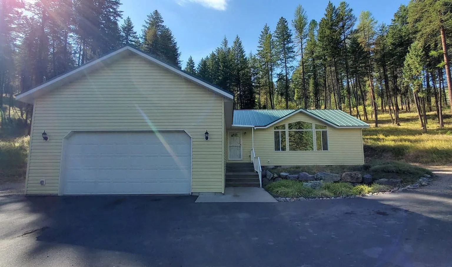 Trottier- 2 bed + bonus room house in Jette Lake on 5 acres — Photo 3