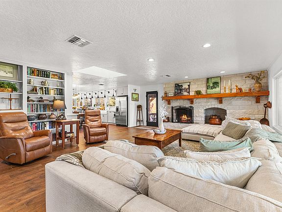 5th image of 8787 Locke Rd