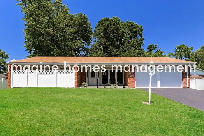 4 bed, 2.0 bath, 1341 sqft, $2,450 — Photo 1