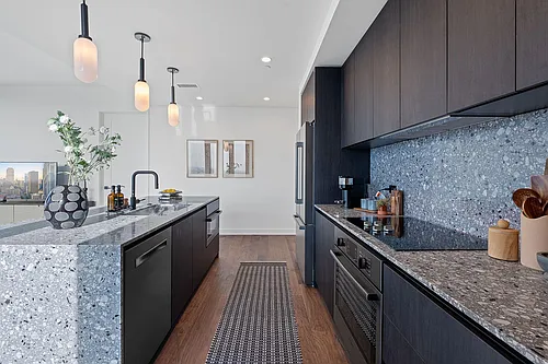 84 East Ave #1906 Photo 1
