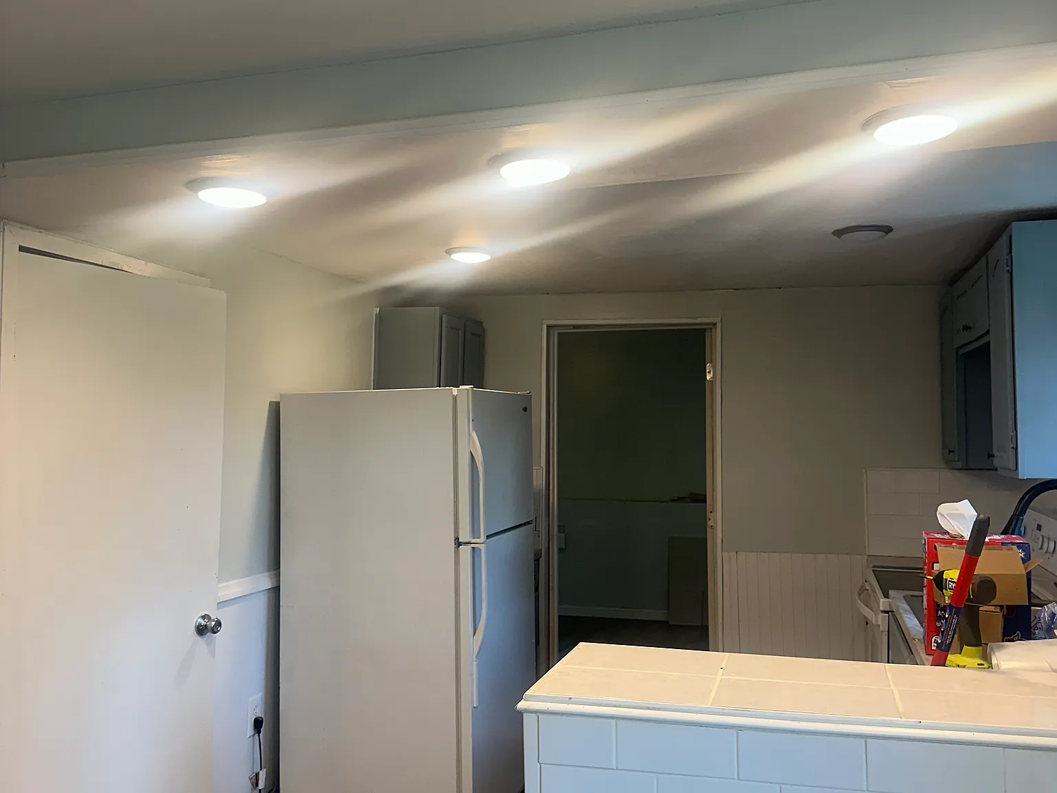 3 bed, 900 sqft, $1,200 — Photo 2