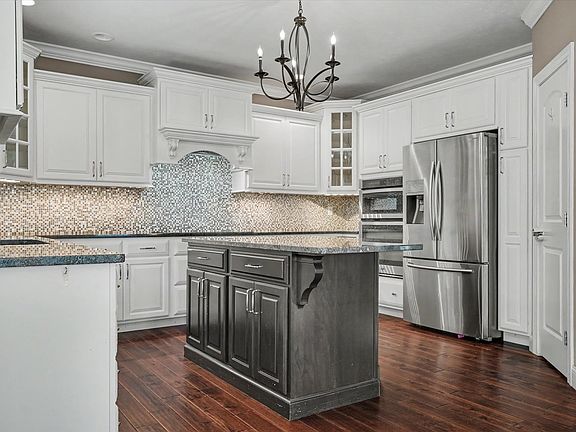 3rd image of 506 W California Ave