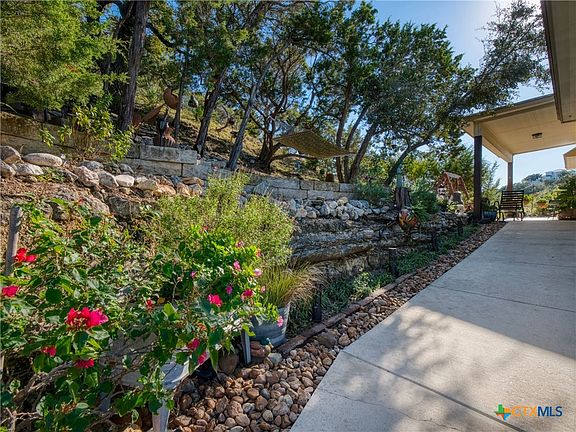 5th image of 768 Colleen Dr
