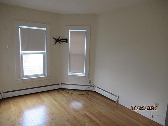 3rd image of 19 Herrick St #2