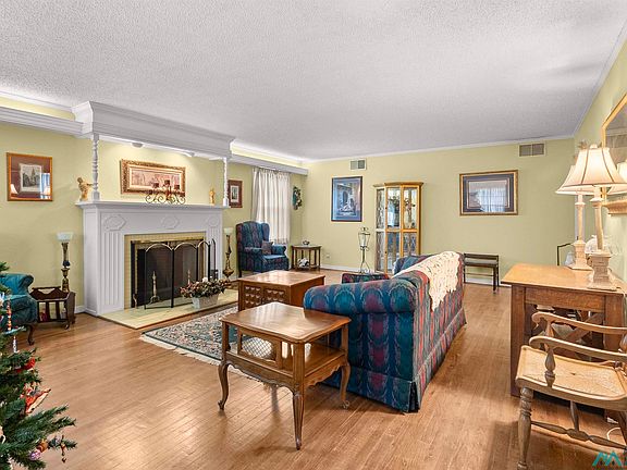 5th image of 2829 Gidding St
