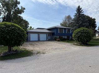 69 Nelson St, Lambton Shores, ON N0M 2N0