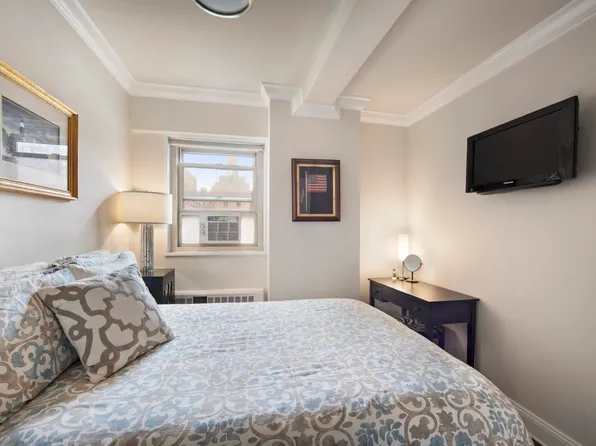 35 Park Avenue image 4 of 8