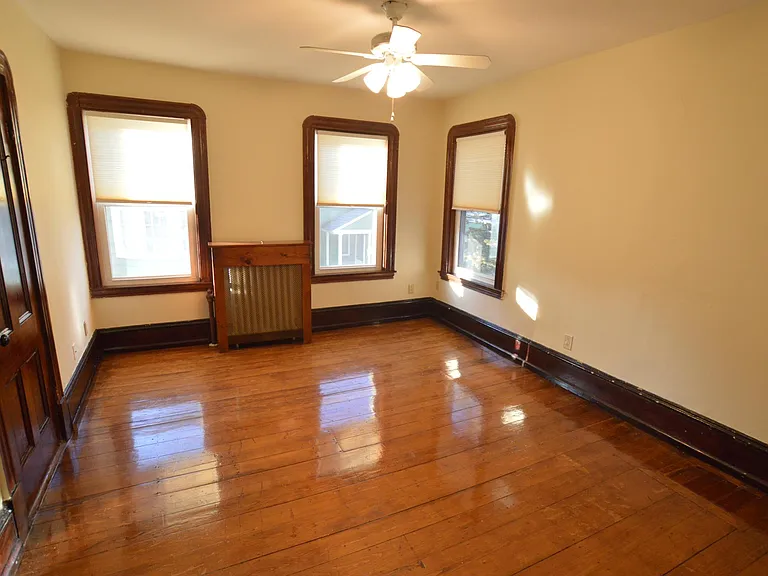 84 Crescent Ave — Photo 13