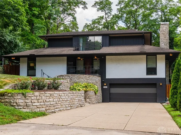 1260 Brooklands Rd, Dayton, OH 45409