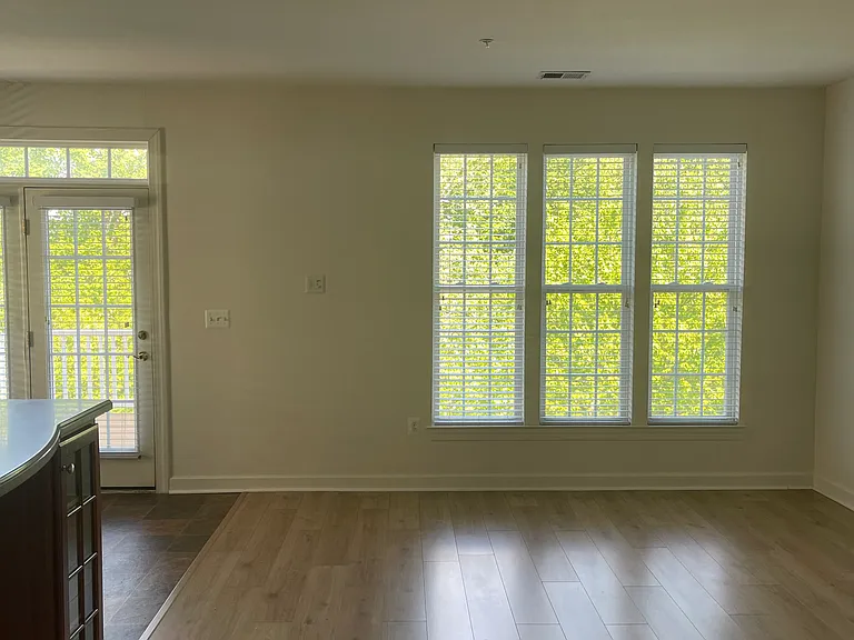 328 Munahan Cir #B — Photo 4