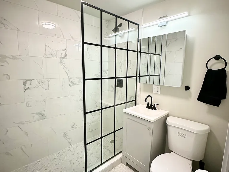 2837 W Lexington St #1R — Photo 9