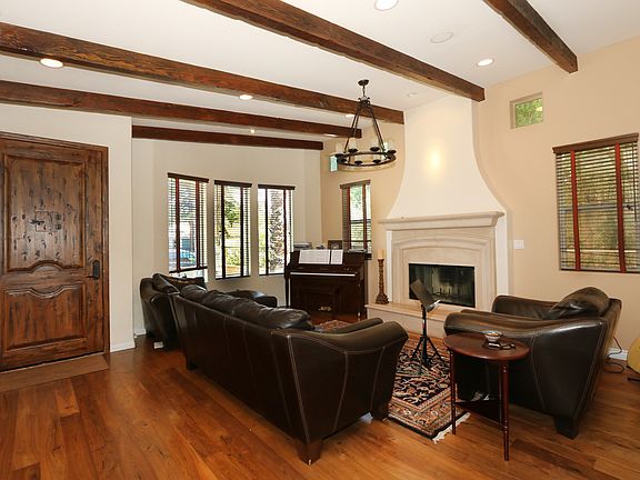 2nd image of 15118 La Maida St