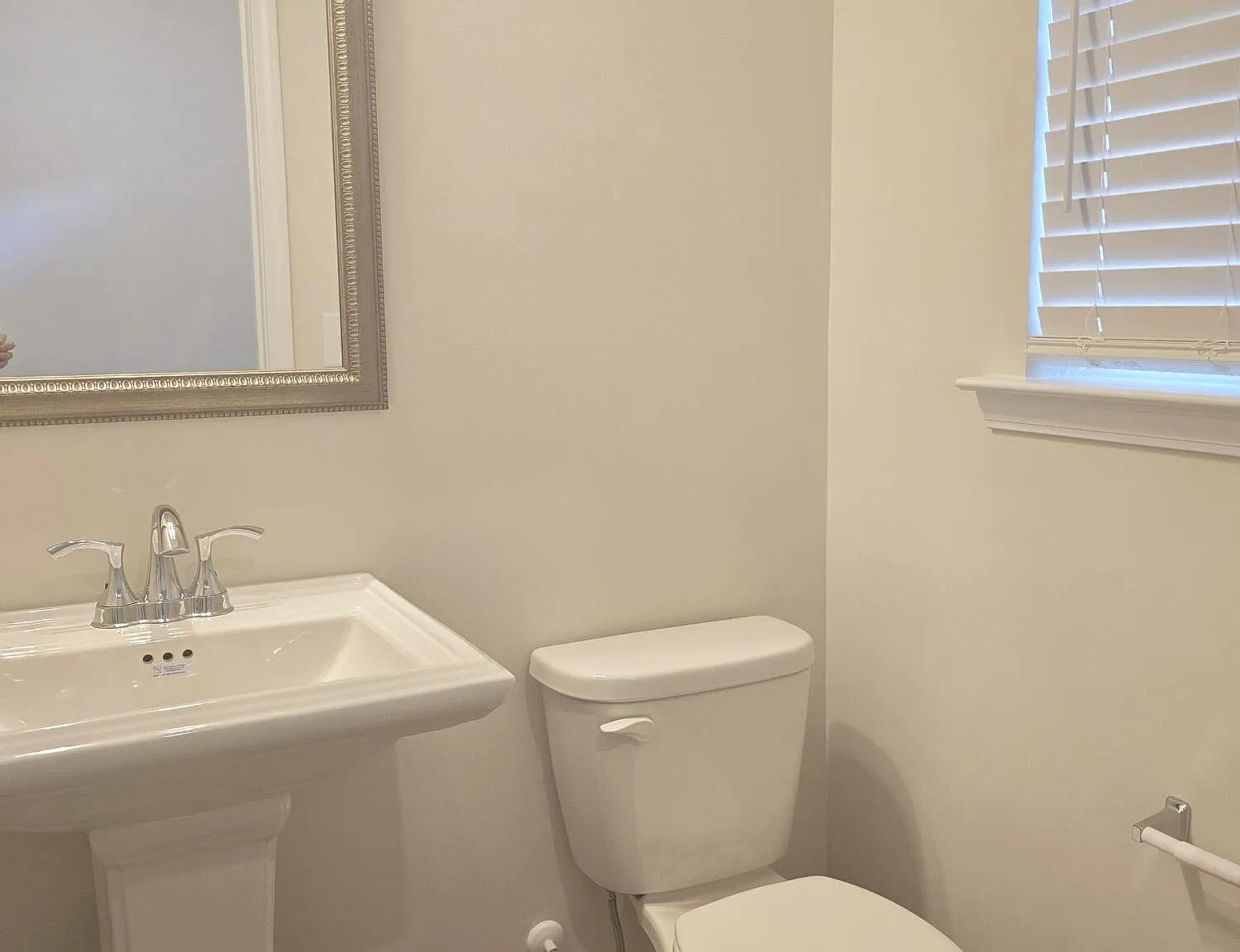 3 bed, 2.5 bath, 1720 sqft, $1,895 — Photo 4