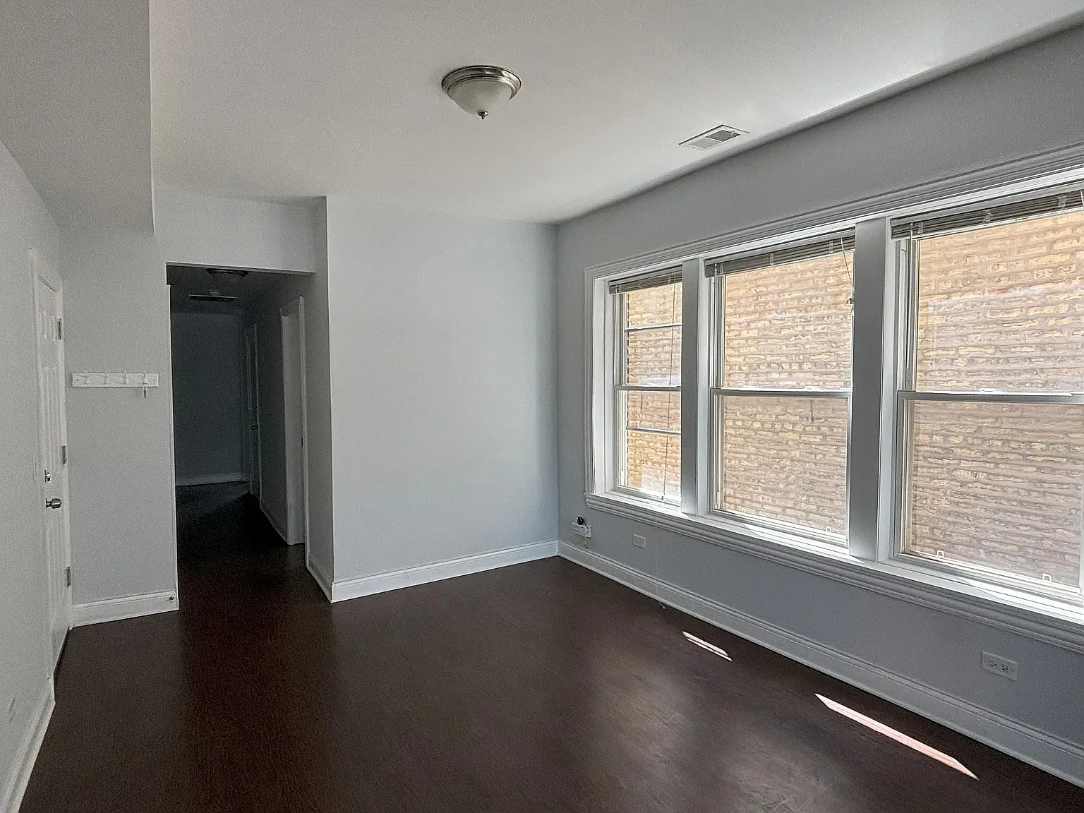 3 bed, 1200 sqft, $2,350 — Photo 4