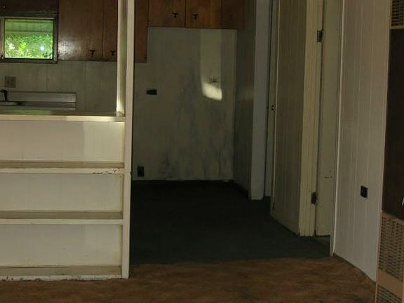 4th image of 135 Ohio St
